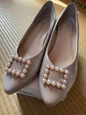 shoe Fantasy / 펌프스 아몬드 토 펄 버클