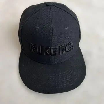 새상품급 NIKE F.C. 블랙 캡
