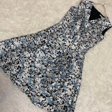 EPOCA 올 패턴 원피스 화이트 38 V넥 오샤레 경사 화려함