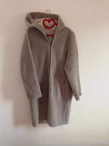 플리스 후드 부착 롱 코트 베이지