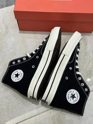 [ 미사용 새상품 27cm ] 한정판 CT70 블랙 하이컷