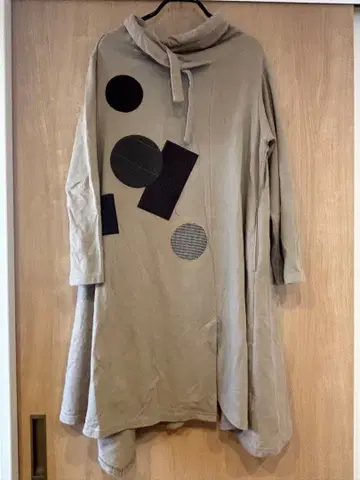 센소유니코 자우 원피스