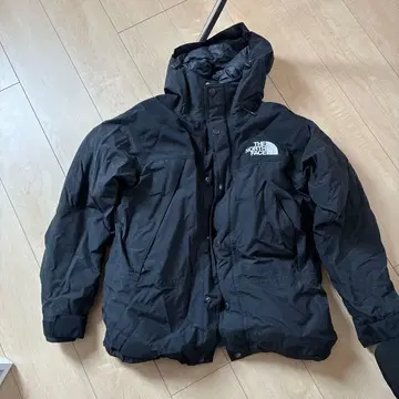 THE NORTH FACE 블랙 마운틴 다운 자켓