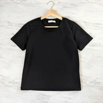 어도어 반팔 티셔츠 블랙 사이즈 38