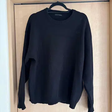 ZARA 블랙 크루넥 스웨터