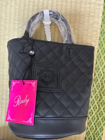Rady 블랙 퀼팅 토트백