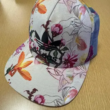 adidas 플라워 프린트 캡