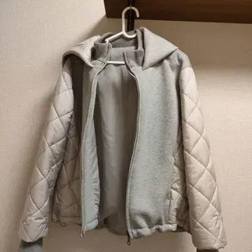 그레이 퀼팅 자켓 후드 부착