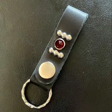 가죽 키링 폭 2cm 블랙 USA제 스터드 레드