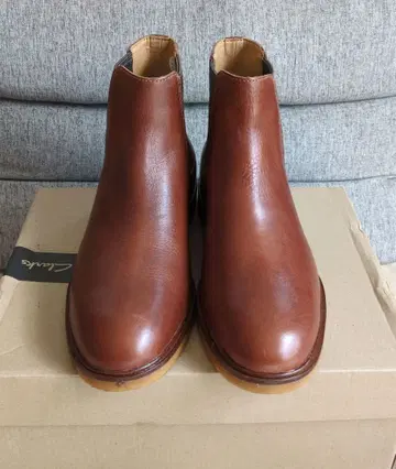 클락스 베이지 브라운