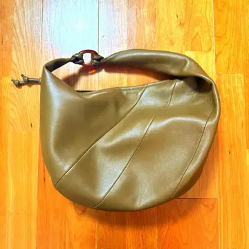 아카이브 에프쿠 FLING TWIST BAG 모카 브라운