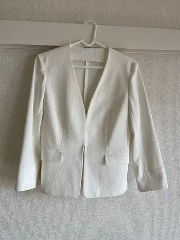 화이트 노카라 자켓