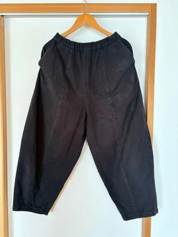 카구레 kagure 코튼 볼륨 팬츠 블랙 블랙