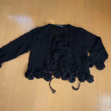 PINK HOUSE 블랙 꽃 모티브 가디건