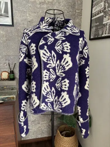 ZARA 니트 스웨터