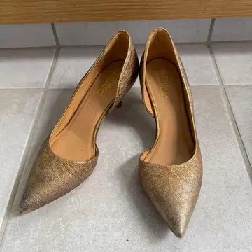 골드 스틸레토 하이힐