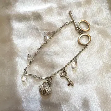 스와로브스키 참 팔찌