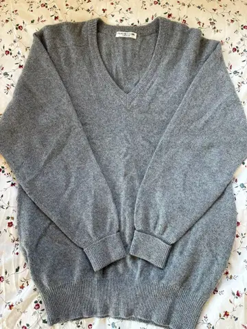 새상품급 캐시미어 100% DUNLOP 그레이 V넥 스웨터