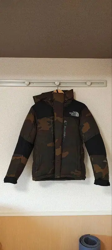 THE NORTH FACE 카모플라쥬 다운 자켓 XS