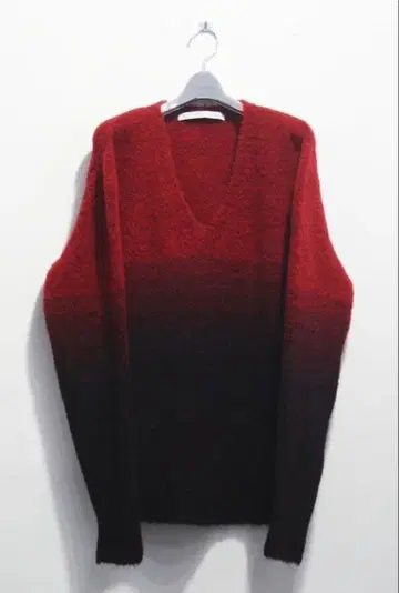 JOHN LAWRENCE SULLIVAN 그라데이션 V넥