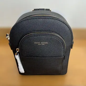 HENRI BENDEL 블랙 백팩