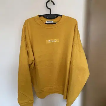 MILKFED 머스타드 크루넥 맨투맨