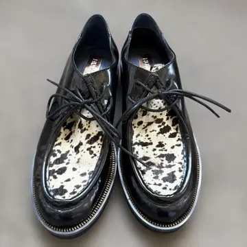 HUMAT 애니멀 에나멜 로퍼 휴맷