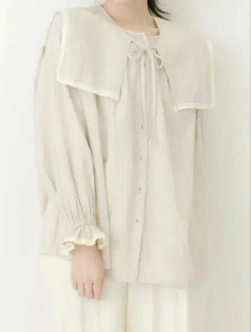 사만사 모스모스 유베시 콜라보 탈부착 카라 블라우스