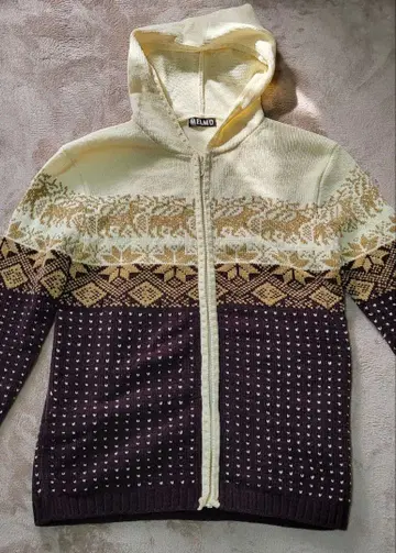 후드 부착 니트