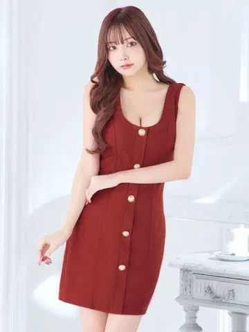 와인 레드 버튼 부착 타이트 드레스