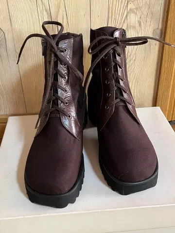 iMA ADESSO CO. 브라운 하이컷 부츠