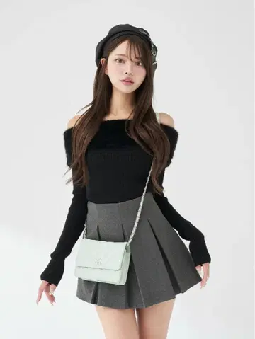 다리치 엘레강트 퍼 니트탑 BLK