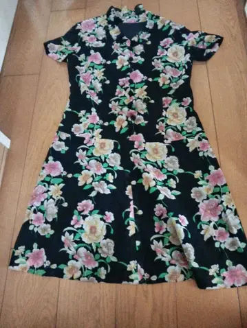 꽃무늬 반팔 무릎 기장 원피스 쇼와 레트로