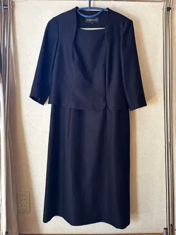 SOIR PERLE 블랙 원피스 수트 11