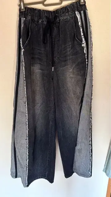 PAGEBOY 라인 이지 데님 팬츠