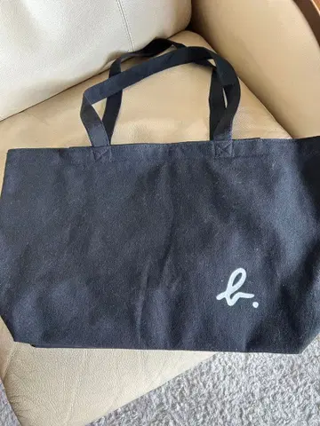 블랙 토트백 L. Agnes b