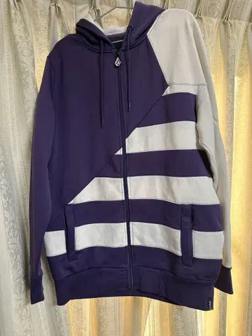 VOLCOM 후드티 중고