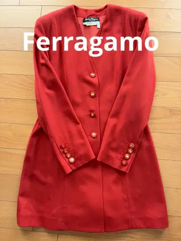 Salvatore Ferragamo 빨간색 노카라 자켓 42
