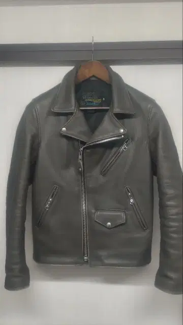 Schott 저널 스탠다드 라이더스 그레이 36 클리닝 완료