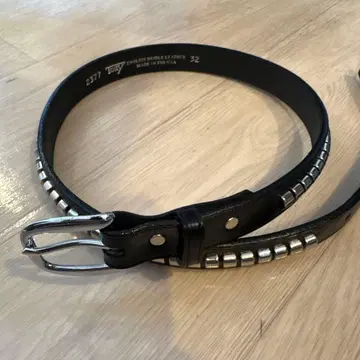 새상품 TORY LEATHER 스터드 벨트 2377 블랙 32