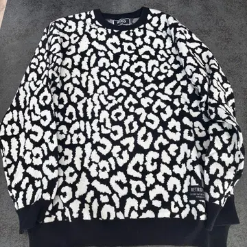 RTEG 레오파드 무늬 스웨터 L 사이즈