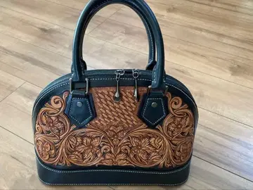 Bou Jeloud 손 조각풍 꽃무늬 가죽 핸드백