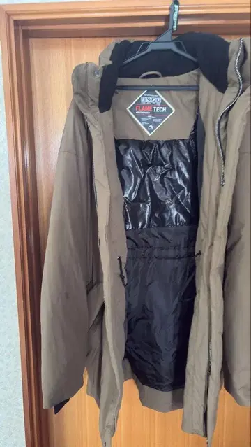 워크맨 몬스터 후드티