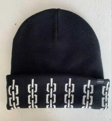 [ 새상품 ] LURKING CLASS 체인 패턴 니트 모자 비니