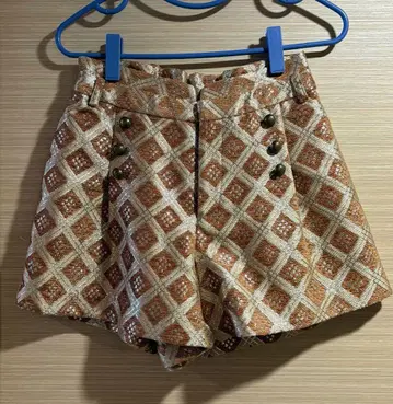 엑시즈팜 에티 브라운 골드 다이아몬드 숏팬츠