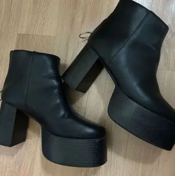 통굽 부츠 숏부츠 블랙 청키힐