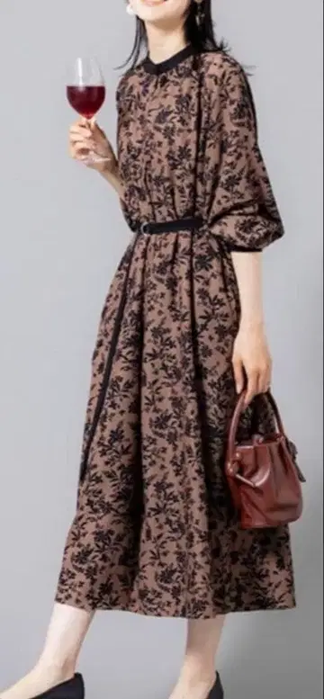 KEYUCA 케유카 노카라 백 개더 원피스 브라운