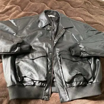 합성 피혁 블랙 자켓 L 사이즈