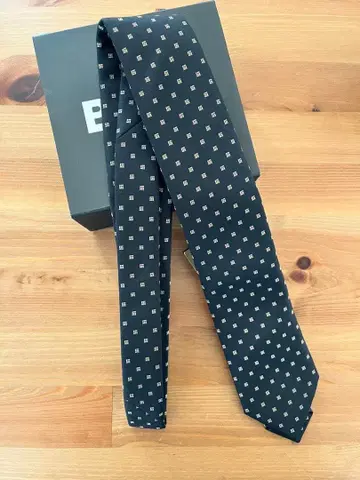 BOSS 블랙 도트 무늬 넥타이