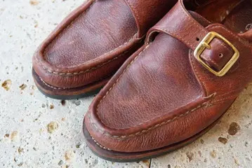 브라운 가죽 모카신 버클